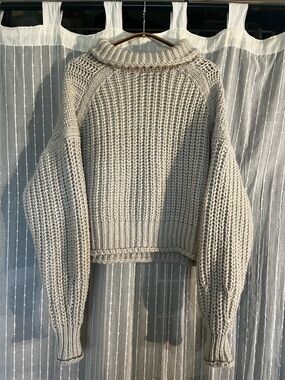Chunky Cropped Knit Turtleneck Sweater in Cream